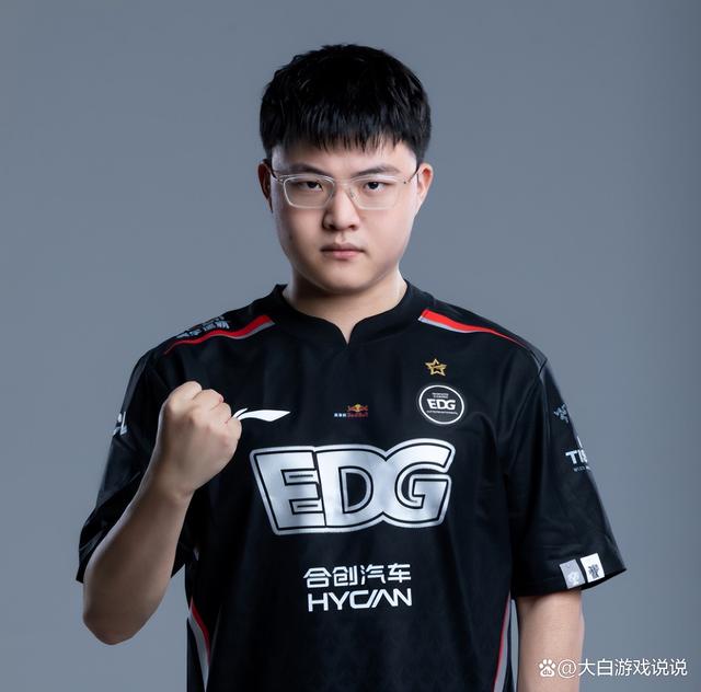 萨拉赫焦点对战，Uzi与30激战中国队分钟，领先优势明显胜负难料！的简单介绍